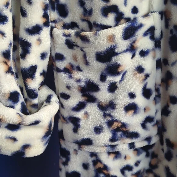 Soma Leopard Print Women's Robe - Picture 6 of 11